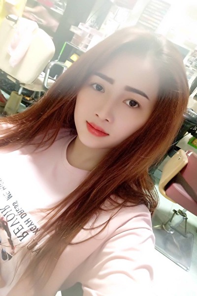 清楚で綺麗なベトナム女性20代