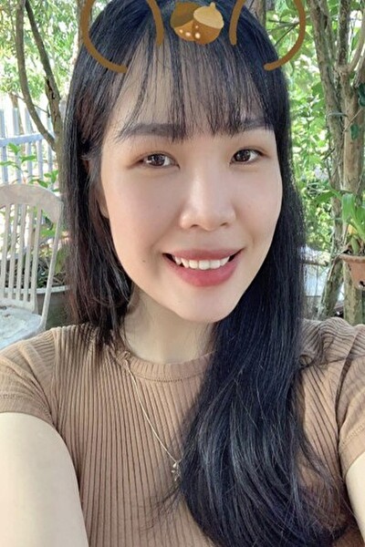 フレンドリーなベトナム女性20代（HV24063）